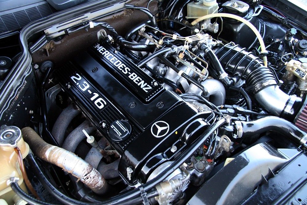 M200 R233 Motor Mercedes-Benz M102 E23/V23 de 2,3 litros: ficha tecnica ...
