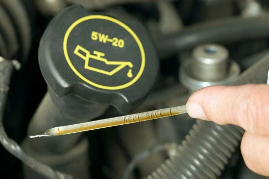 Qué ocurre si se pone demasiado aceite en el motor