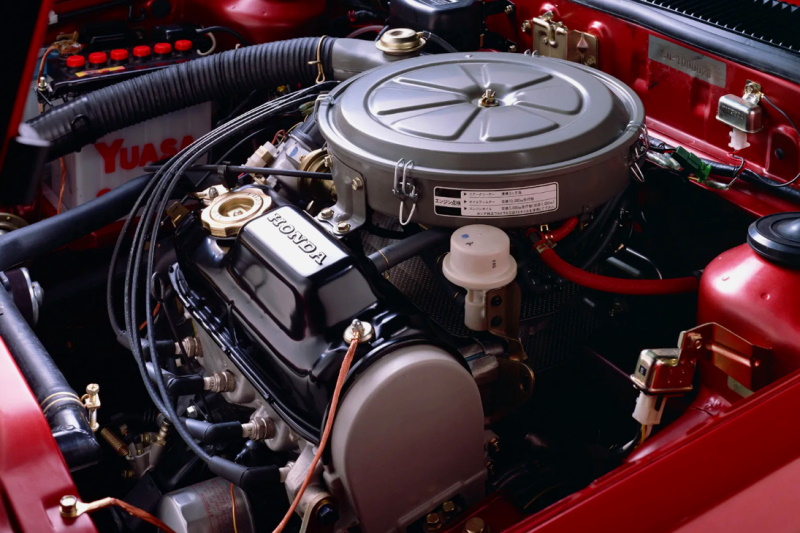 Altas revoluciones del motor al ralentí