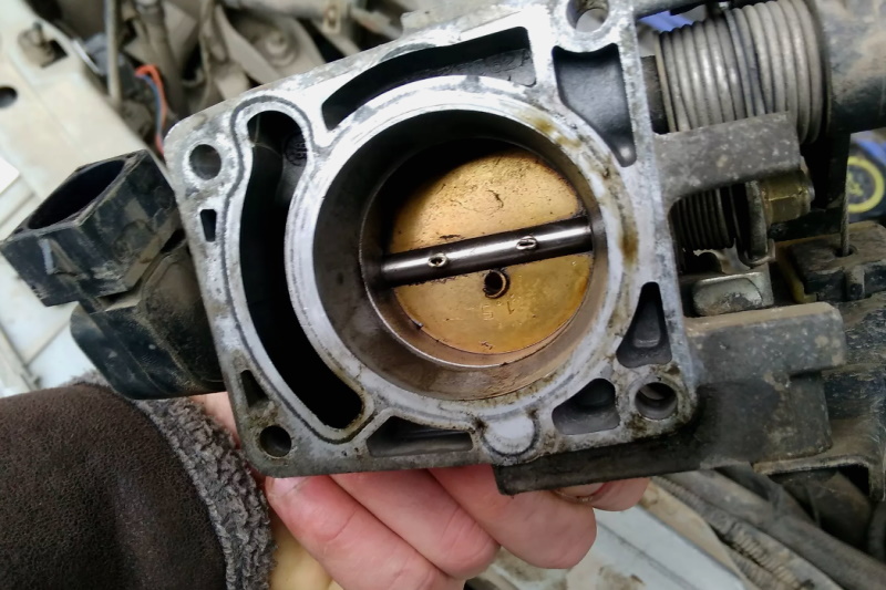 Altas revoluciones del motor al ralentí