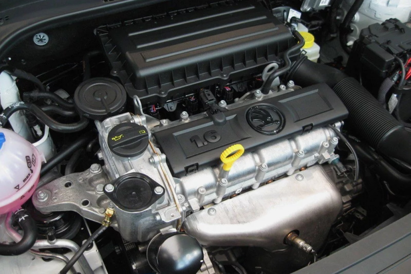 Golpeteo del motor: causas, diagnóstico y reparación