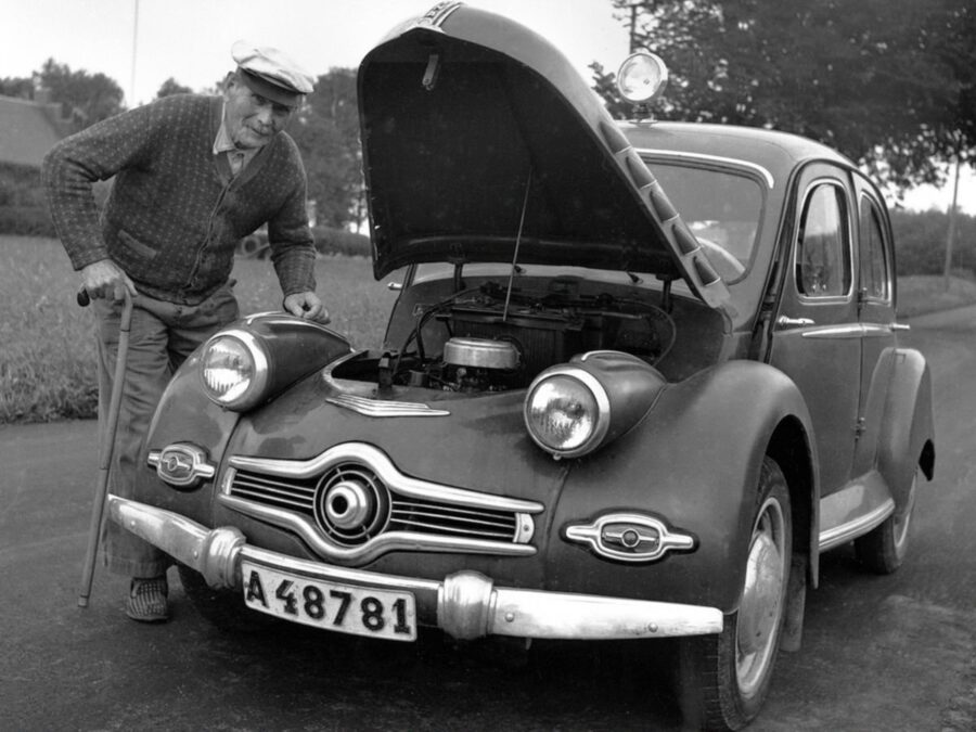 «Oposición» de dos cilindros en un solo bloque (Panhard Flat-Twin)