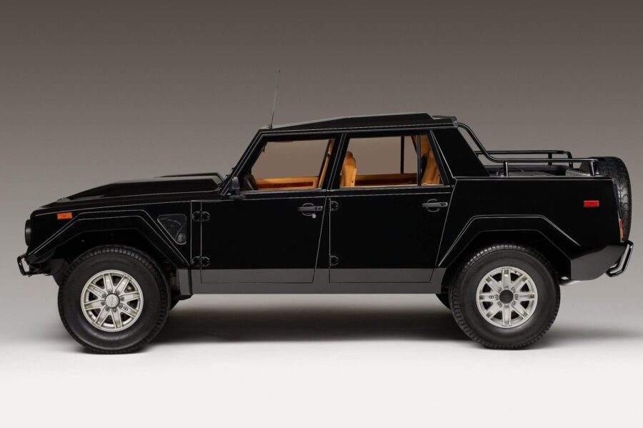 Lamborghini LM002. Superdeportivo todoterreno