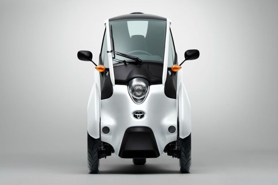 Toyota i-Road. Entre un coche y una moto
