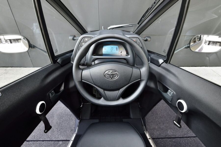 Toyota i-Road. Entre un coche y una moto