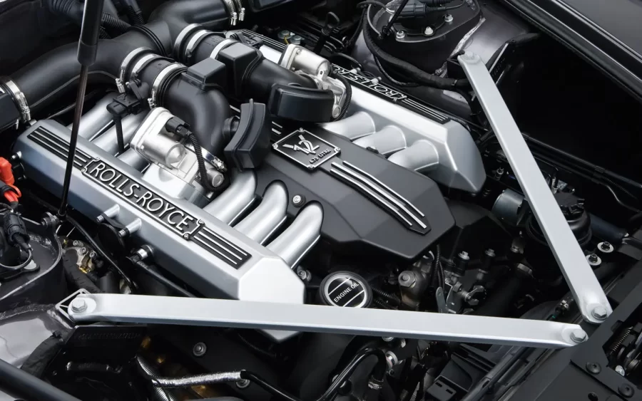 Rolls-Royce Phantom — 6,749 L V12, atmosférico, gasolina