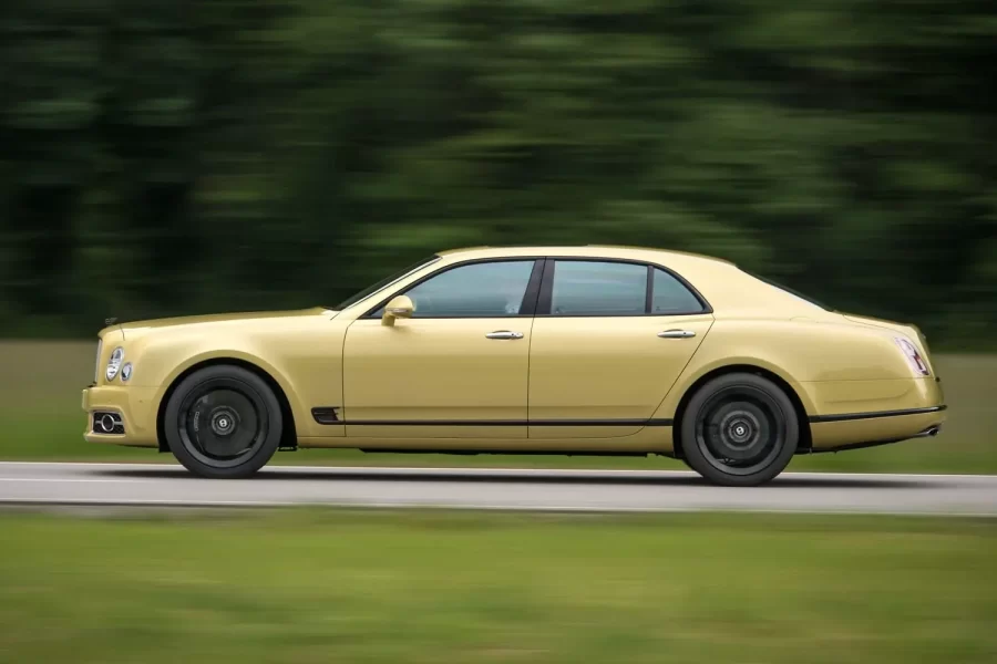 Bentley Mulsanne — 6,752 L V8, 2 turbinas, gasolina