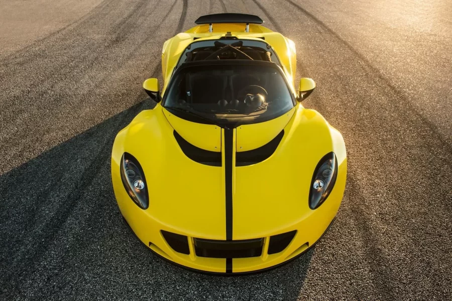 Hennessey Venom GT — 7000 l V8 (GM), 2 turbocompresores, gasolina