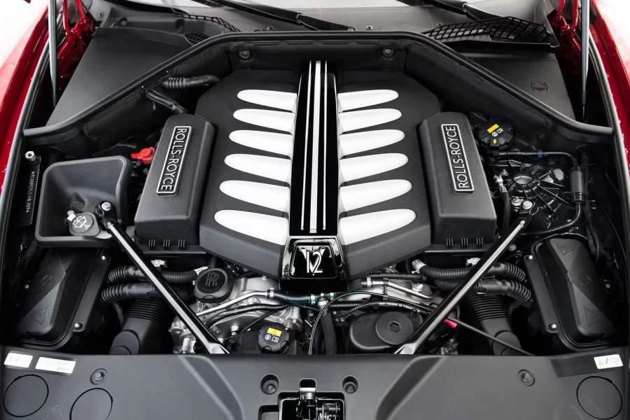Rolls-Royce Wraith/Dawn/Ghost y BMW M760Li xDrive — 6,592 L V12 (BMW), 2 turbinas, gasolina