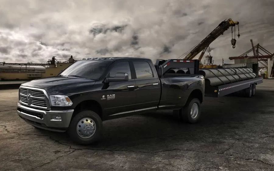 Dodge Ram 3500 — 6,690 litros, 6 cilindros en línea turbo diésel